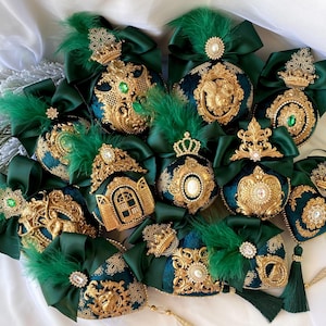 Set of Christmas balls in green with gold decoration, velvet Christmas balls, balls for the Christmas tree, Christmas green balls,