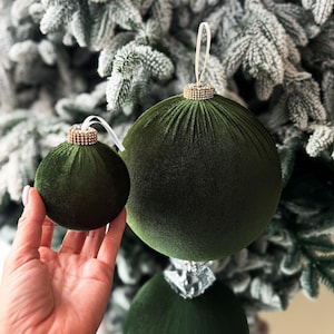 Green Moss Velvet Christmas Balls: Rhinestone Ornament